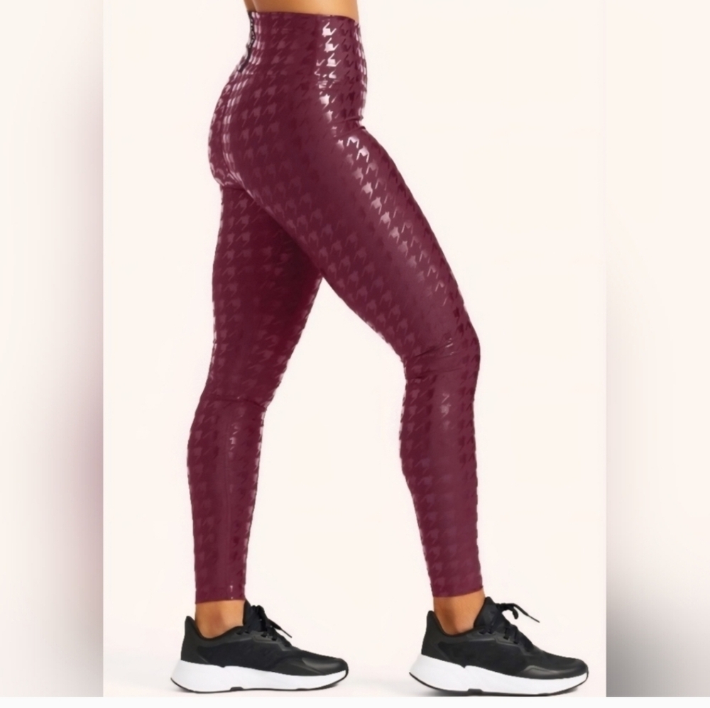 Burgundy Houndstooth Patterned Bra & Leggings Set - Picture 4 of 4